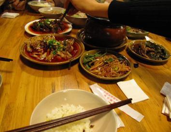 晚上吃饭网红图片